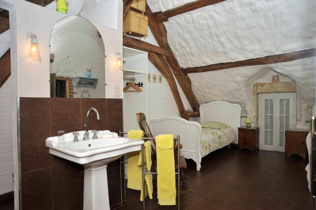 Chambres Et Tables D'Hotes Le Voriou Couddes Ruang foto